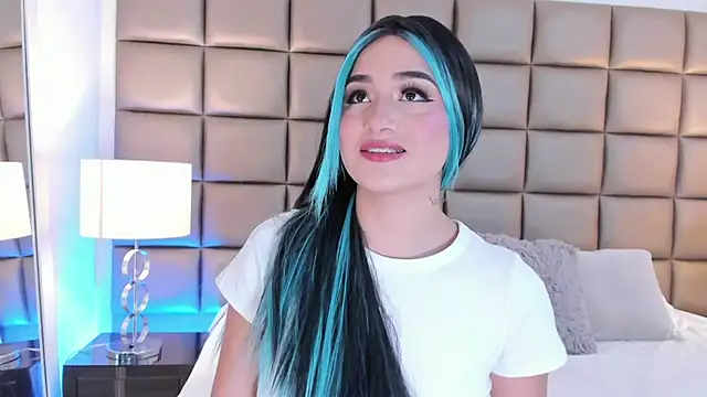 AnnyHizzle online show from 02/13/25, 09:49