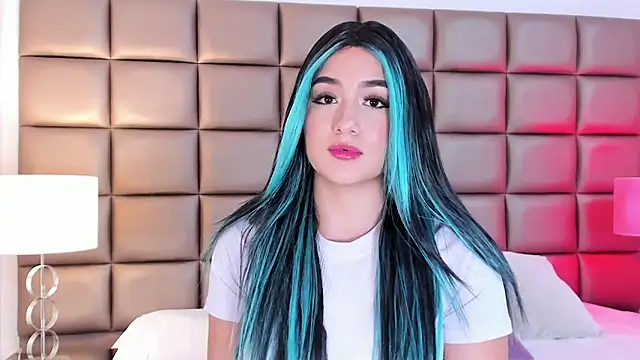 AnnyHizzle online show from 02/15/25, 09:26