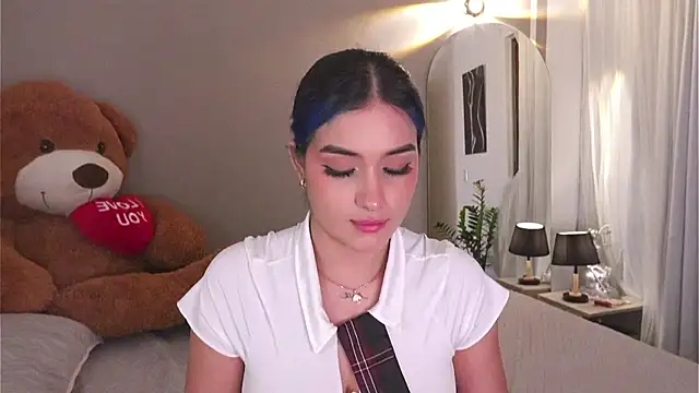 AnnyHizzle online show from 11/02/25, 05:10