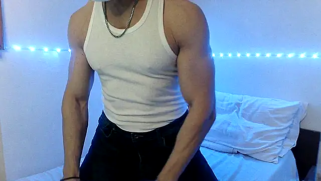 Snapshot of Alexx_Fit023 chatting on 12/16/24, 09:03 Alexx Fit023 online show from 12/16/24, 09:03