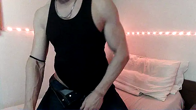 Snapshot of Alexx_Fit023 chatting on 01/01/25, 03:46 Alexx Fit023 online show from 01/01/25, 03:46