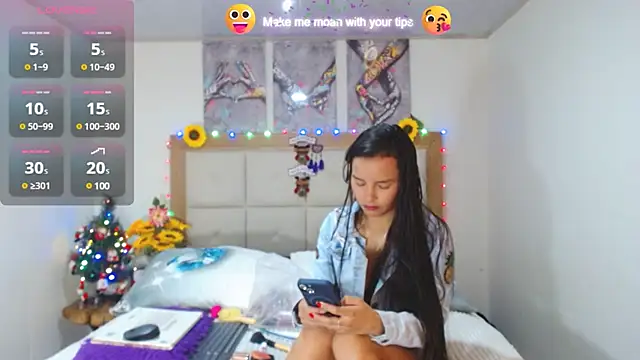 Snapshot of valentina_hearts chatting on 12/27/24, 12:18 valentina hearts online show from 12/27/24, 12:18