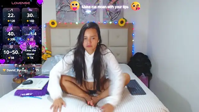Snapshot of valentina_hearts chatting on 01/07/25, 03:24 valentina hearts online show from 01/07/25, 03:24