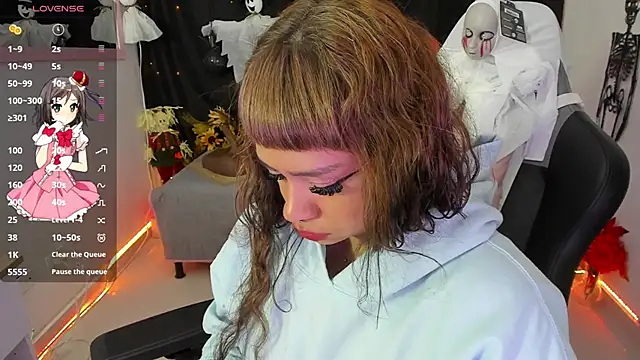 zoesullivan online show from 10/22/25, 09:53