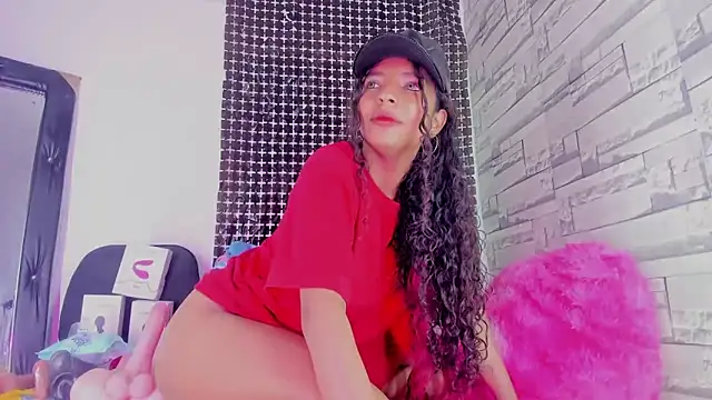 MiaKirshner online show from 02/24/25, 11:41