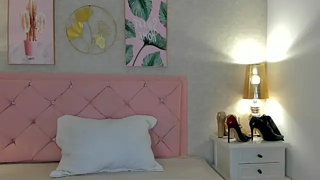 Ginger Violetta  online show from 01/14/25, 07:43