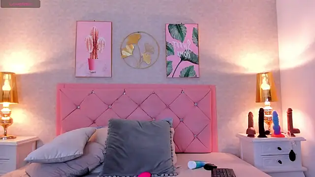 Ginger Violetta  online show from 02/06/25, 07:40