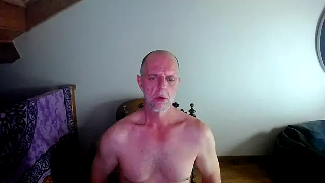 Snapshot of RealReadyFun chatting on 07/21/26, 09:50 RealReadyFun online show from 07/21/26, 09:50