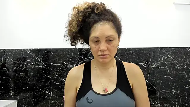 Snapshot of Juliabadlee chatting on 02/08/25, 12:06 Juliabadlee online show from 02/08/25, 12:06