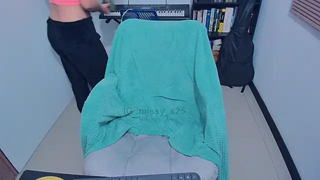 gigi stephans online show from 06/04/26, 02:06