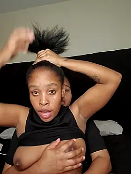 R-thequeen online show from 12/14/25, 11:20