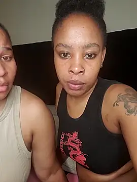 R-thequeen online show from 12/18/25, 12:11