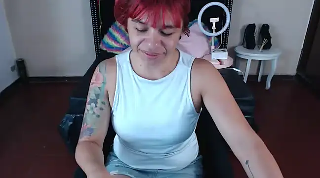Snapshot of VioletaaaSlave chatting on 02/06/25, 11:43 VioletaaaSlave online show from 02/06/25, 11:43