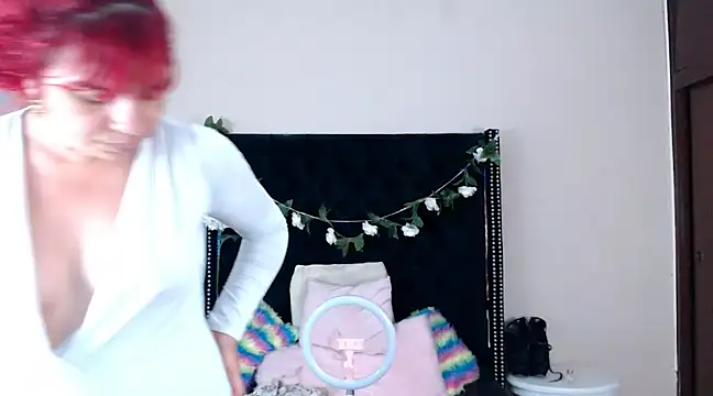 Snapshot of VioletaaaSlave chatting on 03/02/25, 02:21 VioletaaaSlave online show from 03/02/25, 02:21