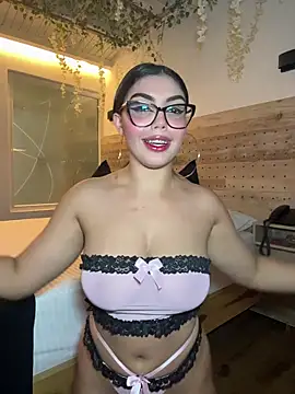 zui lu online show from 11/01/25, 12:12