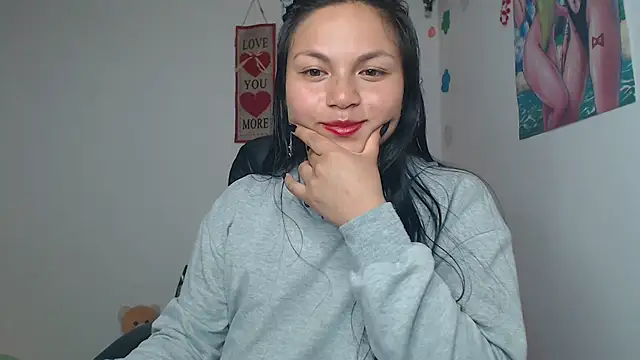 Snapshot of Zafiroweb09 chatting on 12/27/24, 08:35 Zafiroweb09 online show from 12/27/24, 08:35