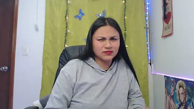 Snapshot of Zafiroweb09 chatting on 01/30/25, 01:44 Zafiroweb09 online show from 01/30/25, 01:44