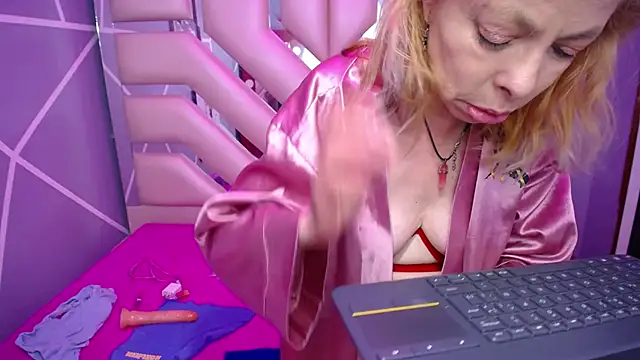 sophia ny online show from 02/22/25, 09:48