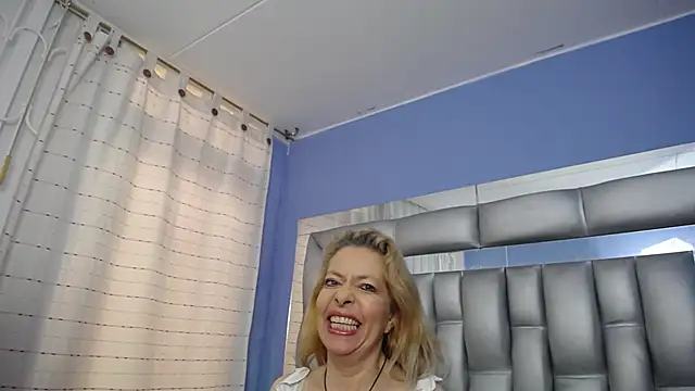 sophia ny online show from 03/04/25, 01:06