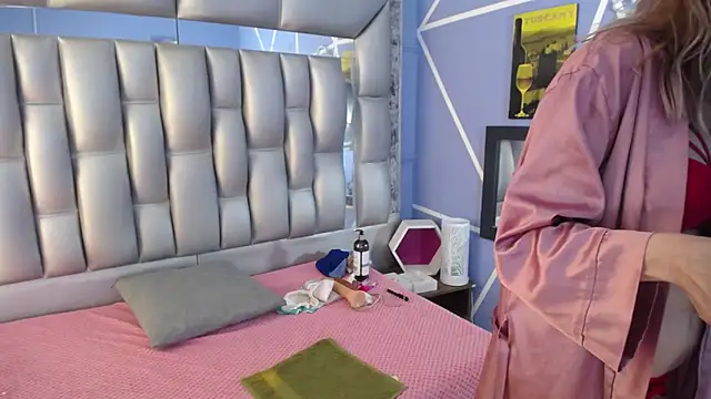 sophia ny online show from 03/21/25, 04:51