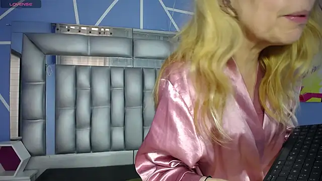 sophia ny online show from 09/12/25, 01:33