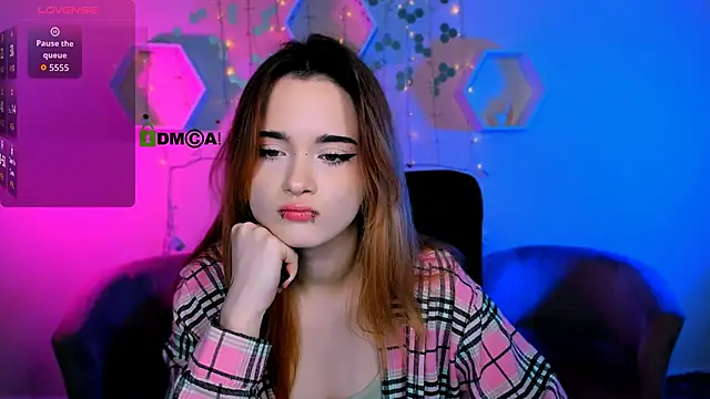 liana kisses online show from 11/15/25, 08:16