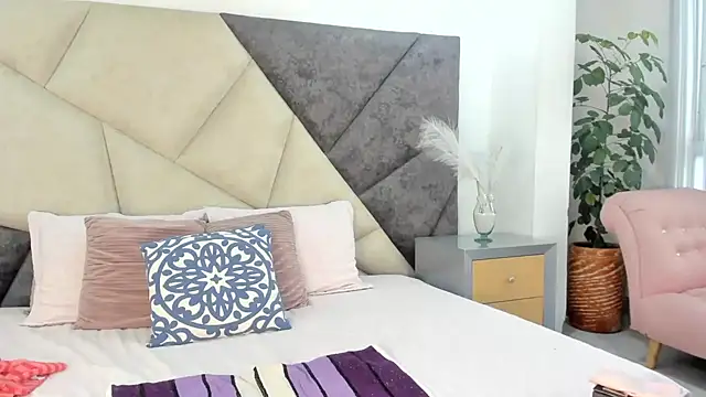 BarbaraKnox  online show from 12/26/24, 12:05