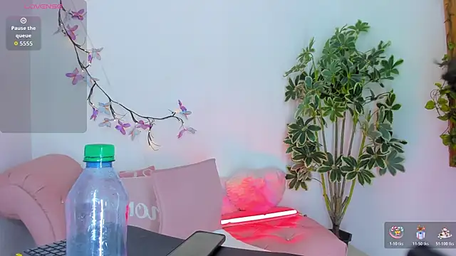 BarbaraKnox  online show from 10/22/25, 12:00