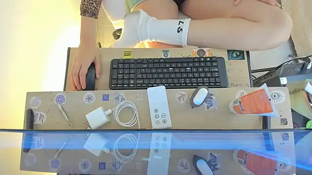 misstoya online show from 12/06/24, 11:47