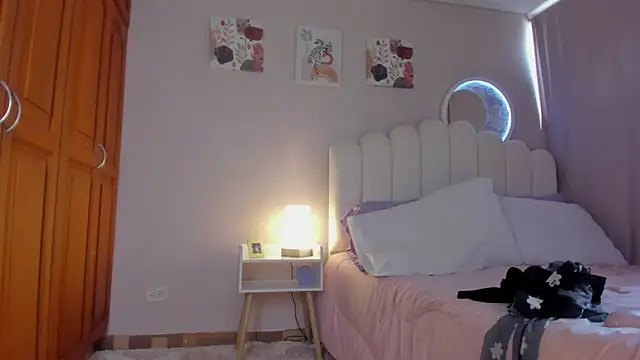 martinaaricci online show from 11/15/25, 01:51