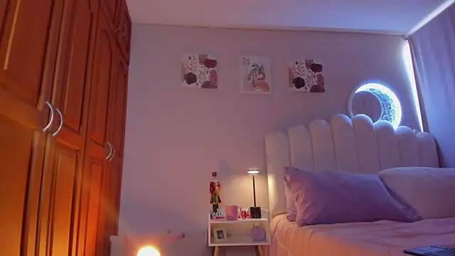 martinaaricci online show from 12/20/25, 01:40