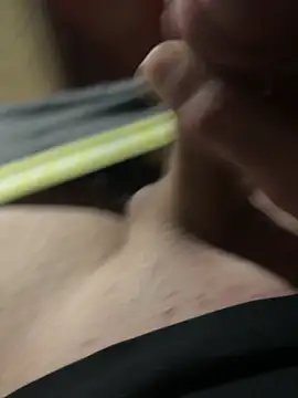 Snapshot of Ariel_Ari chatting on 12/05/25, 01:03 Ariel Ari online show from 12/05/25, 01:03