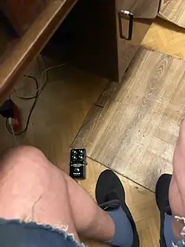 Snapshot of Ariel_Ari chatting on 12/16/25, 03:55 Ariel Ari online show from 12/16/25, 03:55