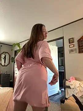 Snapshot of Sweetdee222x chatting on 10/06/25, 10:18 Sweetdee222x online show from 10/06/25, 10:18