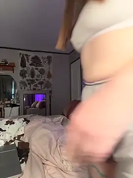 Snapshot of Sweetdee222x chatting on 12/15/25, 11:09 Sweetdee222x online show from 12/15/25, 11:09