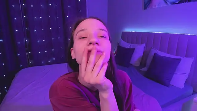 Snapshot of StaceySunny chatting on 02/12/25, 05:26 StaceySunny online show from 02/12/25, 05:26