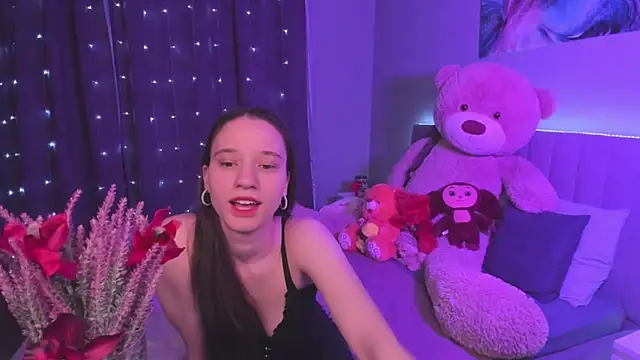 Snapshot of StaceySunny chatting on 02/14/25, 08:05 StaceySunny online show from 02/14/25, 08:05