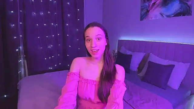 Snapshot of StaceySunny chatting on 02/17/25, 05:43 StaceySunny online show from 02/17/25, 05:43