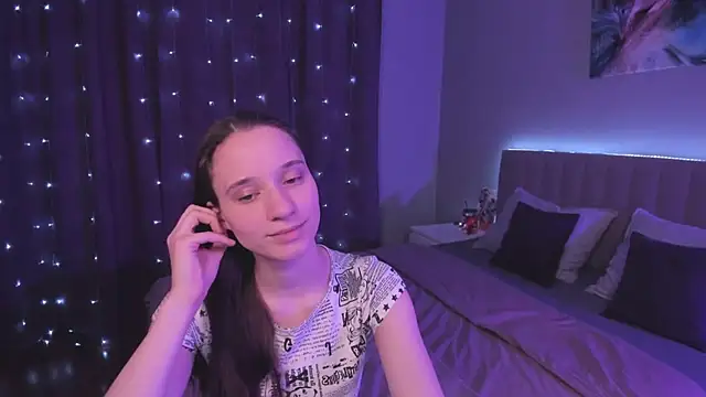 Snapshot of StaceySunny chatting on 02/25/25, 02:11 StaceySunny online show from 02/25/25, 02:11