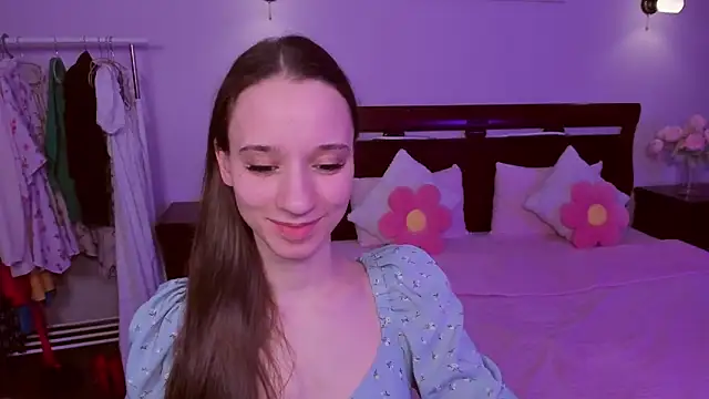 Snapshot of StaceySunny chatting on 02/11/26, 05:40 StaceySunny online show from 02/11/26, 05:40