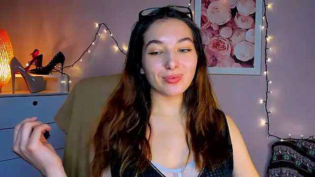 Snapshot of Meagn_Extasy chatting on 12/11/24, 05:48 Meagn Extasy online show from 12/11/24, 05:48