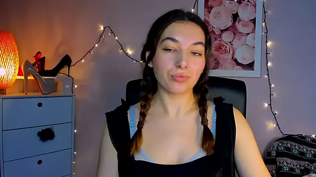 Snapshot of Meagn_Extasy chatting on 12/12/24, 02:22 Meagn Extasy online show from 12/12/24, 02:22