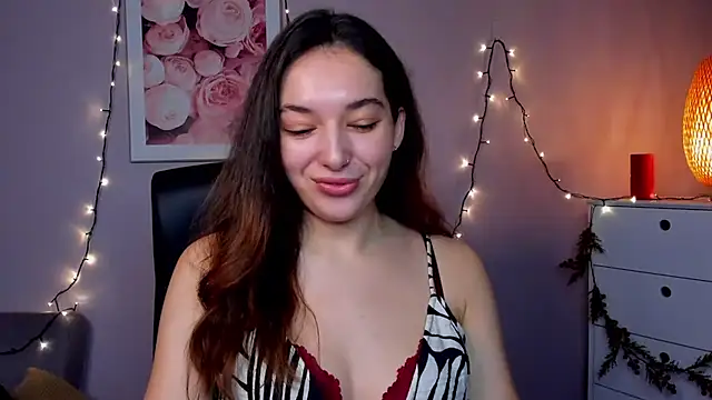 Snapshot of Meagn_Extasy chatting on 12/22/24, 05:32 Meagn Extasy online show from 12/22/24, 05:32