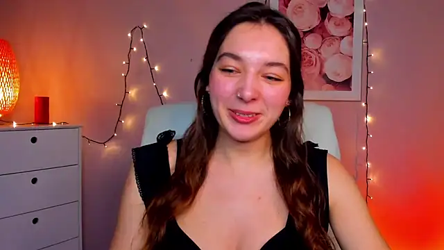 Snapshot of Meagn_Extasy chatting on 01/07/25, 03:02 Meagn Extasy online show from 01/07/25, 03:02