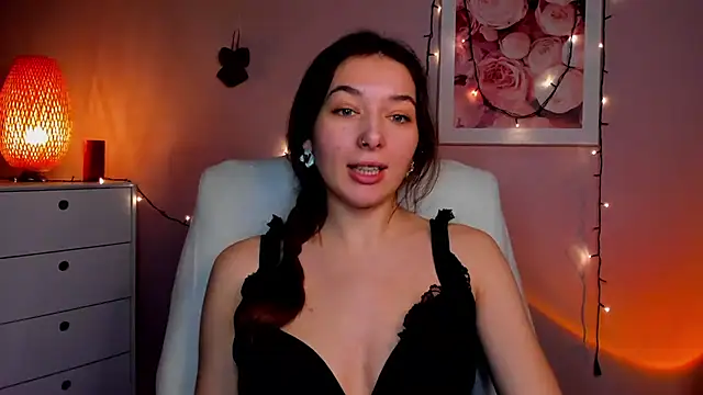 Snapshot of Meagn_Extasy chatting on 02/26/25, 06:00 Meagn Extasy online show from 02/26/25, 06:00