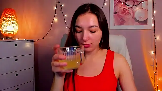 Snapshot of Meagn_Extasy chatting on 03/04/25, 05:56 Meagn Extasy online show from 03/04/25, 05:56