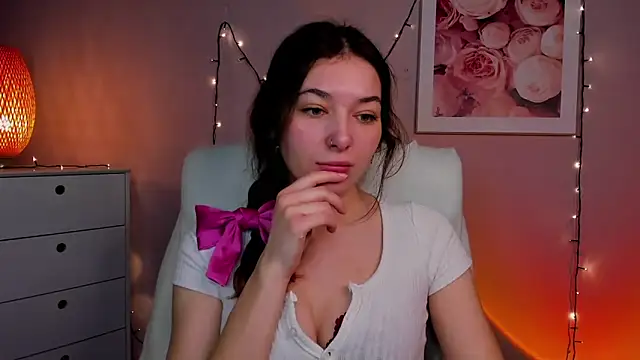 Snapshot of Meagn_Extasy chatting on 03/18/25, 07:30 Meagn Extasy online show from 03/18/25, 07:30