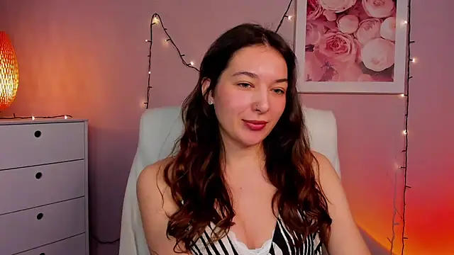 Snapshot of Meagn_Extasy chatting on 03/22/25, 11:00 Meagn Extasy online show from 03/22/25, 11:00