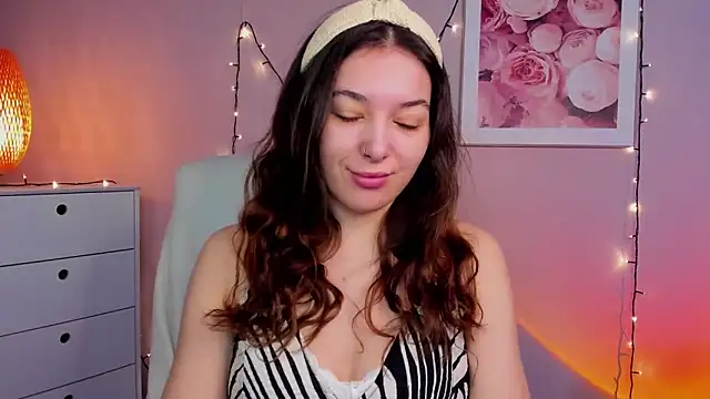 Snapshot of Meagn_Extasy chatting on 03/23/25, 07:31 Meagn Extasy online show from 03/23/25, 07:31