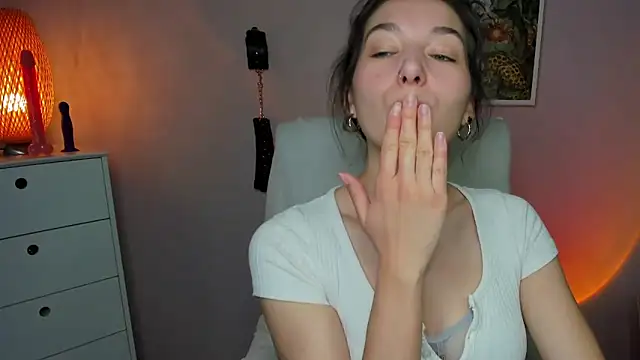 Snapshot of Meagn_Extasy chatting on 09/22/25, 06:37 Meagn Extasy online show from 09/22/25, 06:37